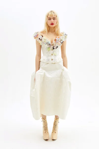 Look 10